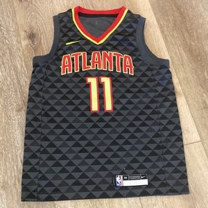 Trae Young youth medium jersey